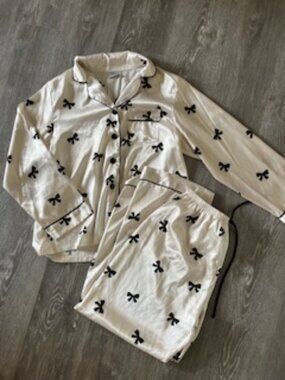 NWOT Bella Sleep + Spa Set Black Bow Print Women's M